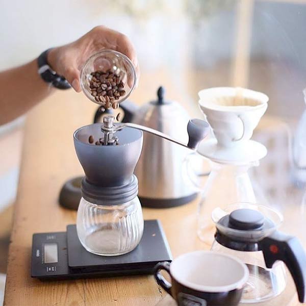 Hario V60 Brewing Kit w/ Hario Skerton N - Image 6
