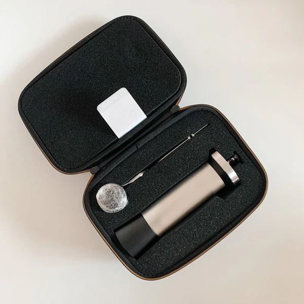 Kinu Hard Case Travel Bag - Image 3